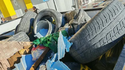 Exhibe JMAS desechos extraídos del drenaje en Plaza Las Américas