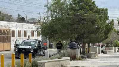 Hallan a hombre asesinado envuelto en cobijas en la colonia Azteca