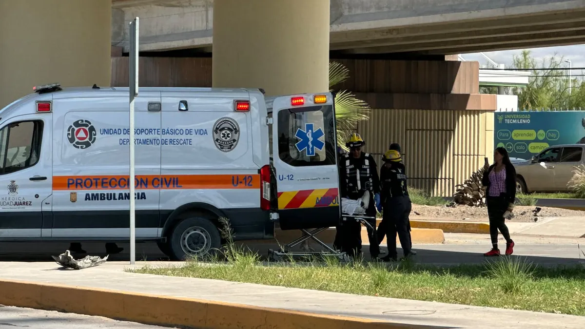 Unidad de la FGE provoca choque múltiple y deja cuatro lesionados en Teófilo Borunda