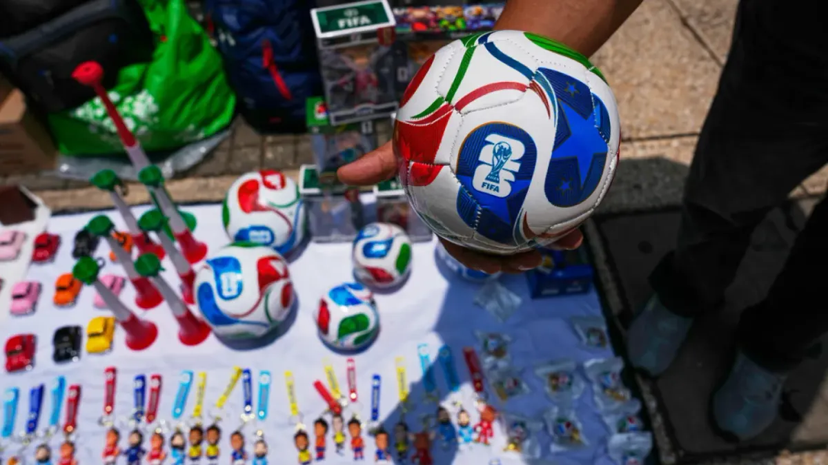 Inunda piratería sedes del Mundial 2026 en México ante altos precios