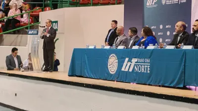 Entregan títulos a 120 egresados de la UT Paso del Norte