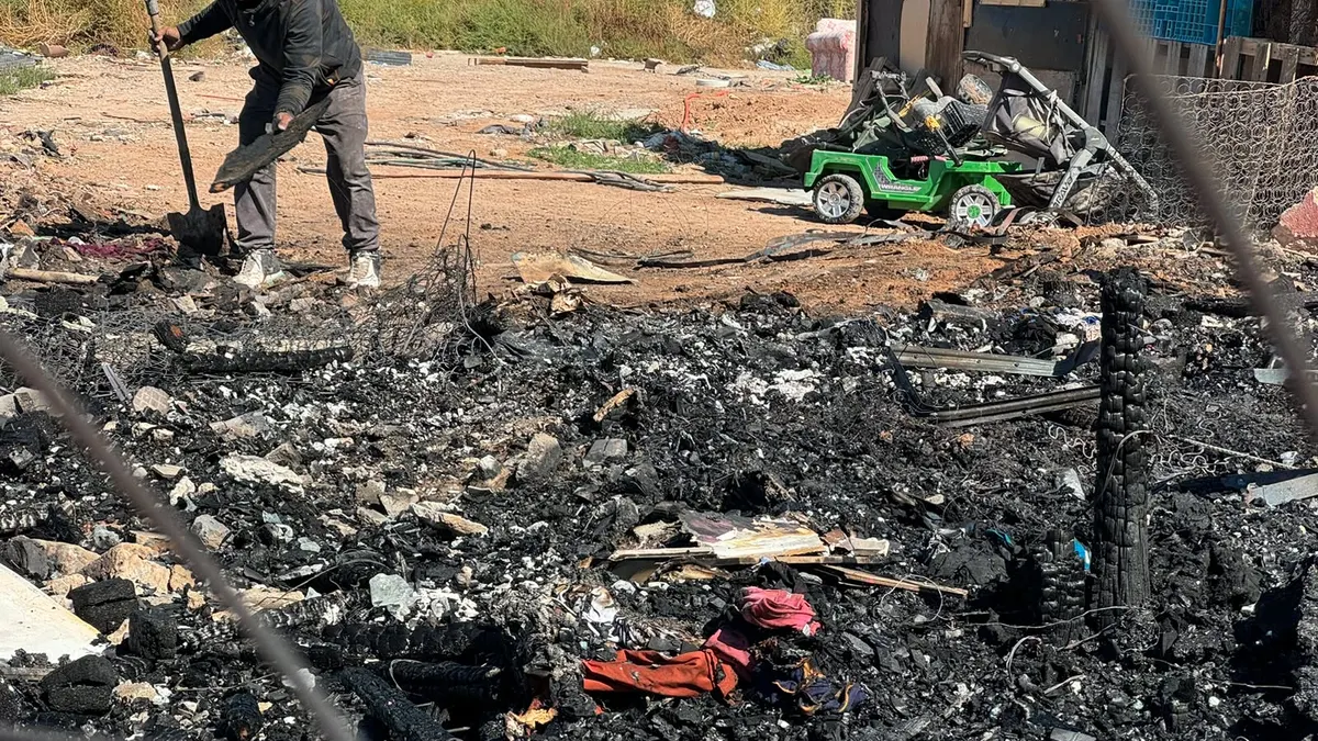 Incendio consume vivienda de madera en fraccionamiento Alborada