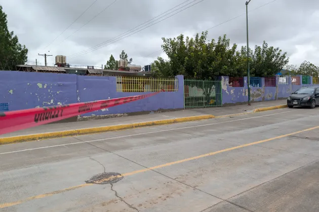 Dos primarias de Juárez continúan en clases virtuales por daños de lluvia