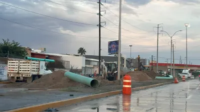 Continúa cerrado carril del bulevar Juan Pablo II por obras de JMAS