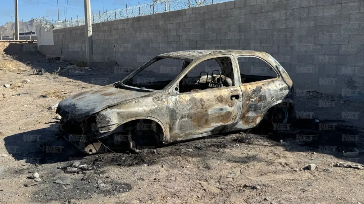 Incendian cuatro vehículos frente al Corralón 3 en Ciudad Juárez