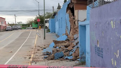 Lluvias dejan 14 planteles afectados en Juárez; inician reparaciones