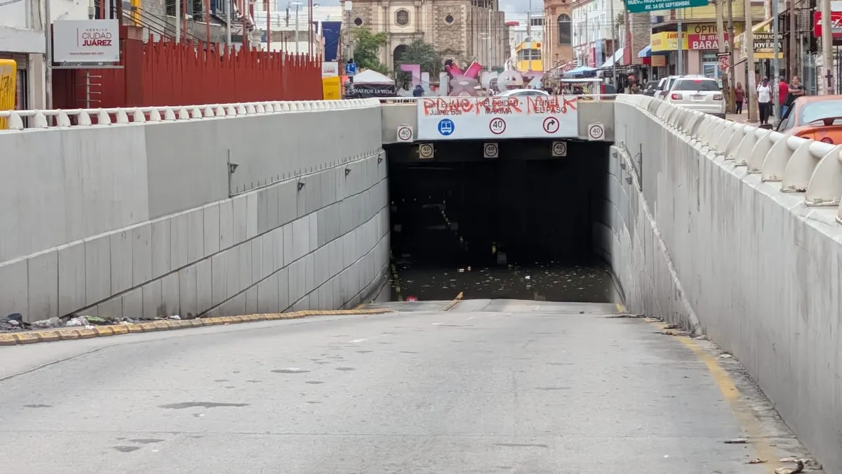 Cierran túnel de la 16 de Septiembre por acumulación de agua