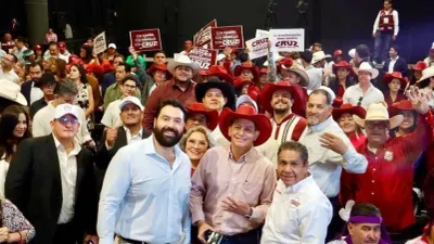 Registra Morena 124 aspirantes para seis gubernaturas en 2026