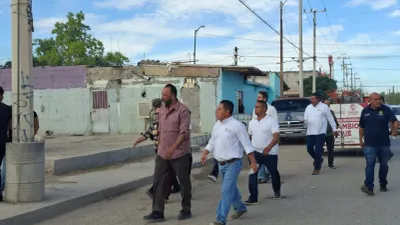 Retira 'Juárez Amanece Limpio' toneladas de basura en colonias del suroriente