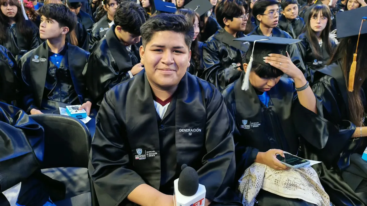 Reconocen con premios a 6 mil 882 estudiantes de excelencia en Ciudad Juárez