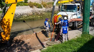 Cierra JMAS tramo del viaducto Díaz Ordaz por limpieza de colector