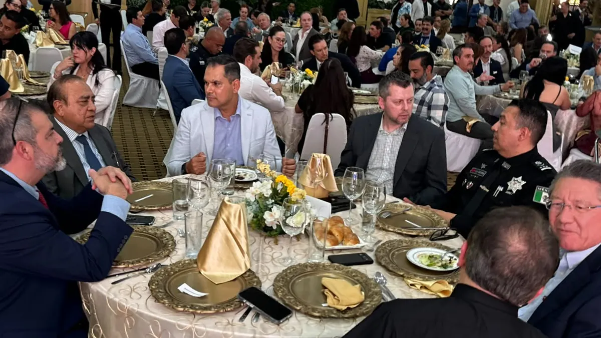 Celebran hoteleros de Juárez 76 años con ponencia sobre el TMEC