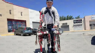 Don Gregorio celebra el Día del Padre trabajando bajo el sol