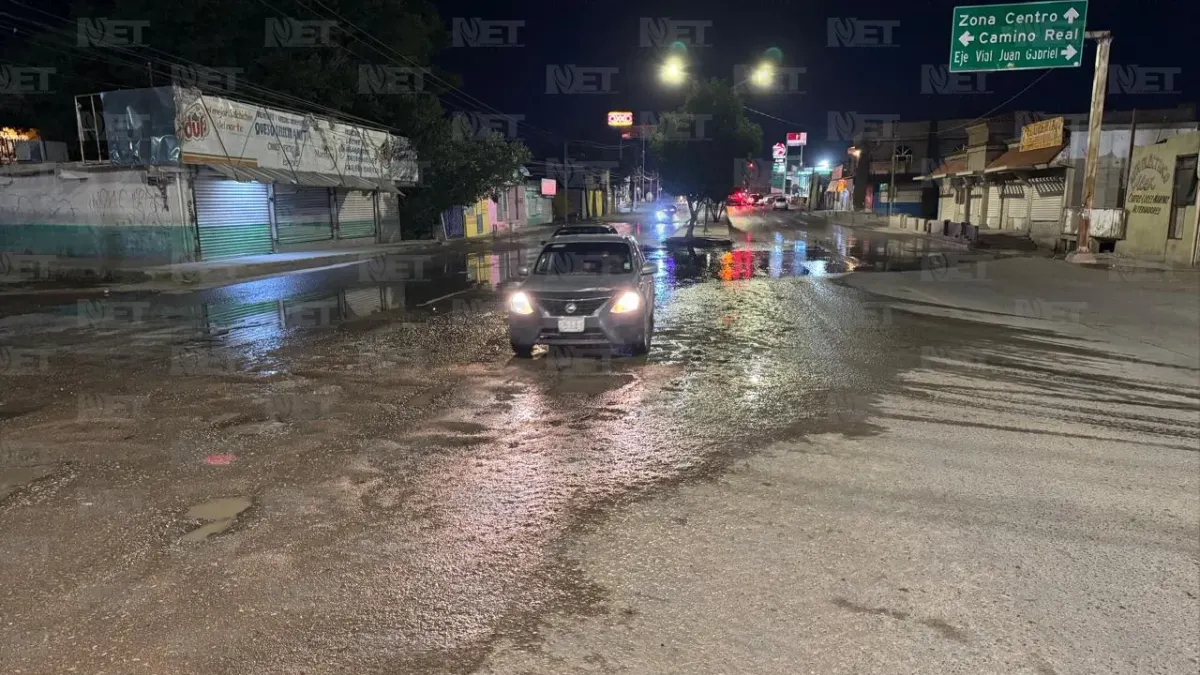 Atiende Municipio zona dañada por baches en avenida de los Aztecas
