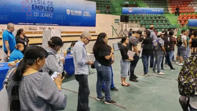 Acuden más de 2 mil personas a Feria del Empleo organizada por SEE