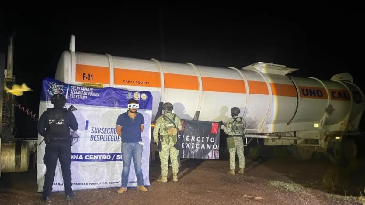 Camión cisterna sin luces transportaba 32 mil litros de huachicol en Chihuahua