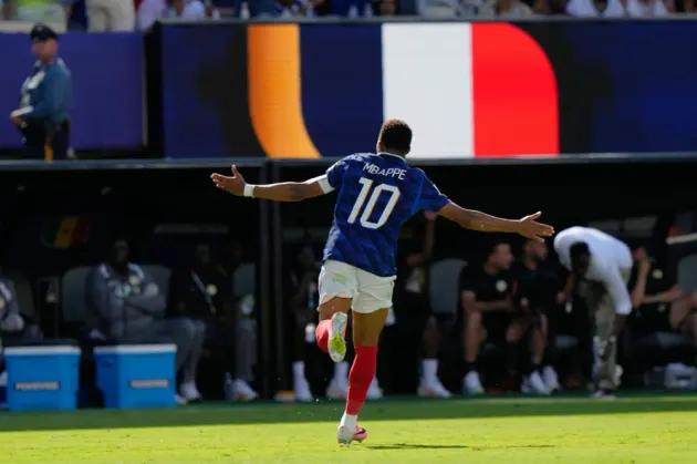 Francia vence a Paraguay y jugará contra Marruecos en cuartos