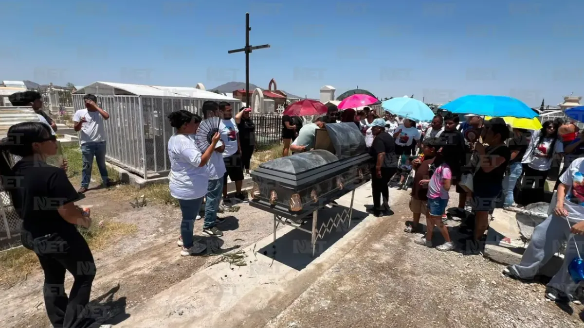 Familiares y amigos dan último adiós a Gerardo, menor atropellado en puente Libre
