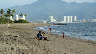 Alerta Cofepris por 5 playas contaminadas en vísperas de vacaciones de verano