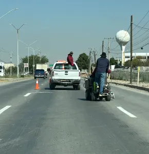 Cierran dos carriles del bulevar Óscar Flores por trabajos de pintura