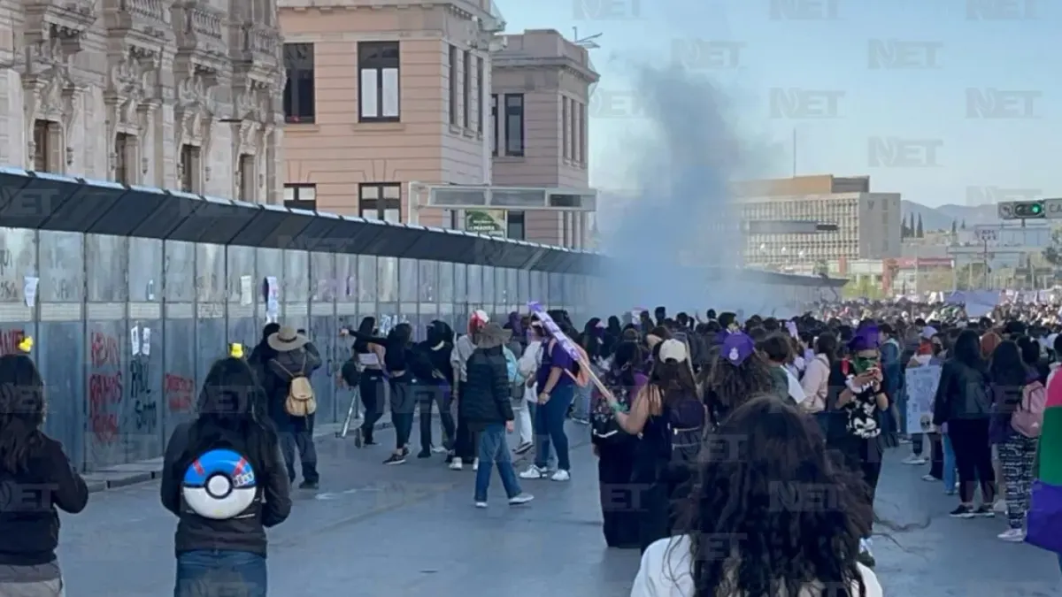 Marchan miles de mujeres en Chihuahua