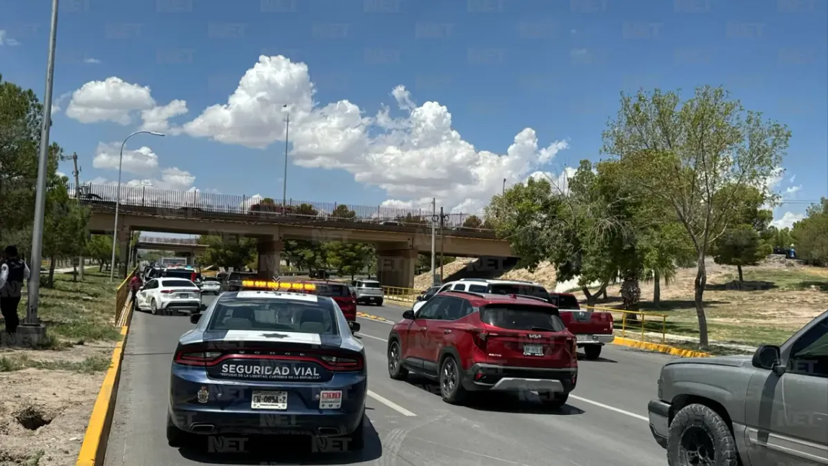 Deja carambola cuatro autos dañados en la Heroico Colegio Militar