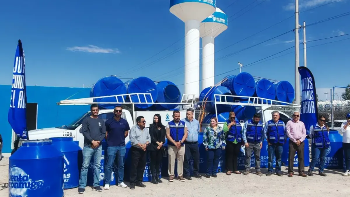 Entrega JMAS 3 mil tinacos en zona de los Kilómetros en Juárez
