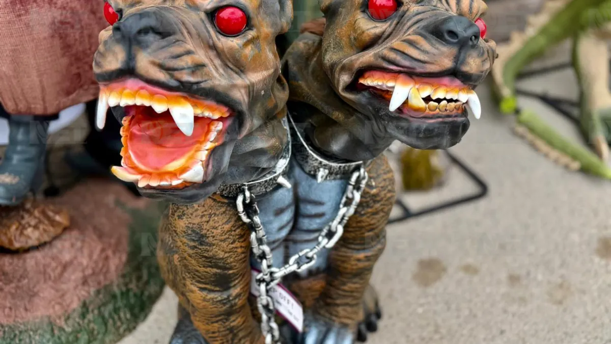 Venden animatronics gigantes para decorar casas por Halloween en Juárez
