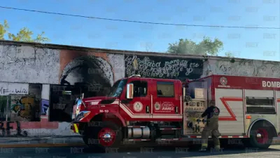 Sofocan Bomberos incendio en finca abandonada de la 16 de Septiembre