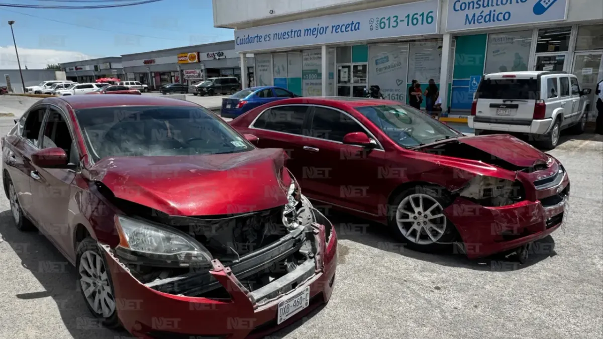 Vuelta prohibida provoca choque en el bulevar Zaragoza