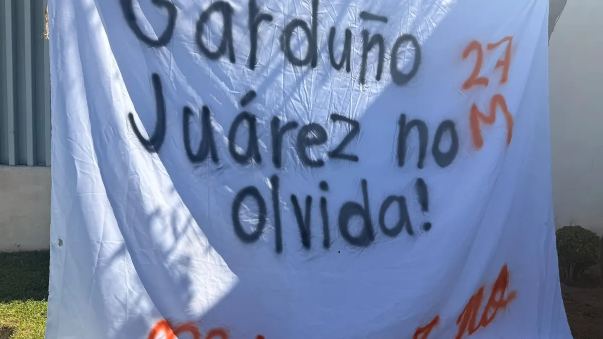 Manifestantes reclaman justicia por tragedia del INM en audiencia de Garduño