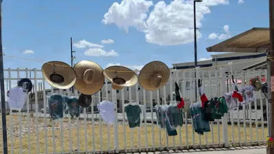 Invitan a tramitar permisos para vender artículos mundialistas en Juárez