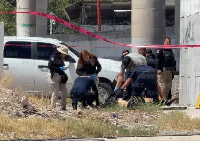 Localizan cadáver con huellas de violencia bajo puente del eje vial