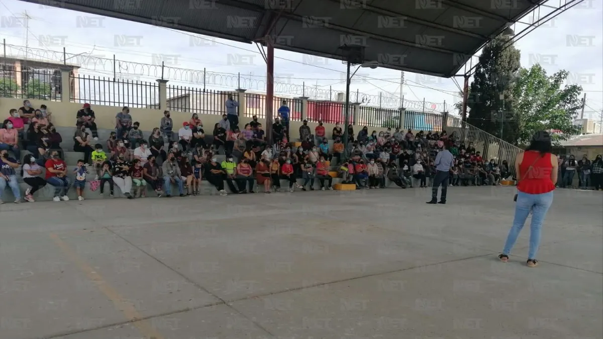 Exigen el regreso a clases en la Ricardo Flores Magón 