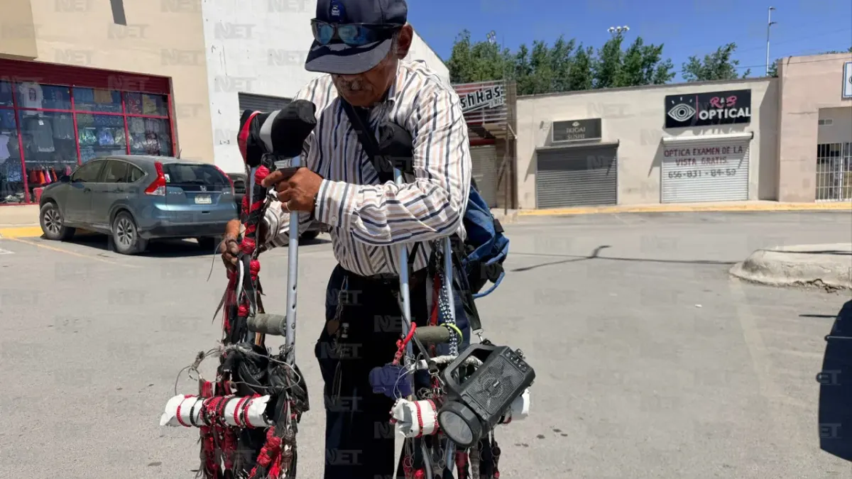 Don Gregorio celebra el Día del Padre trabajando bajo el sol