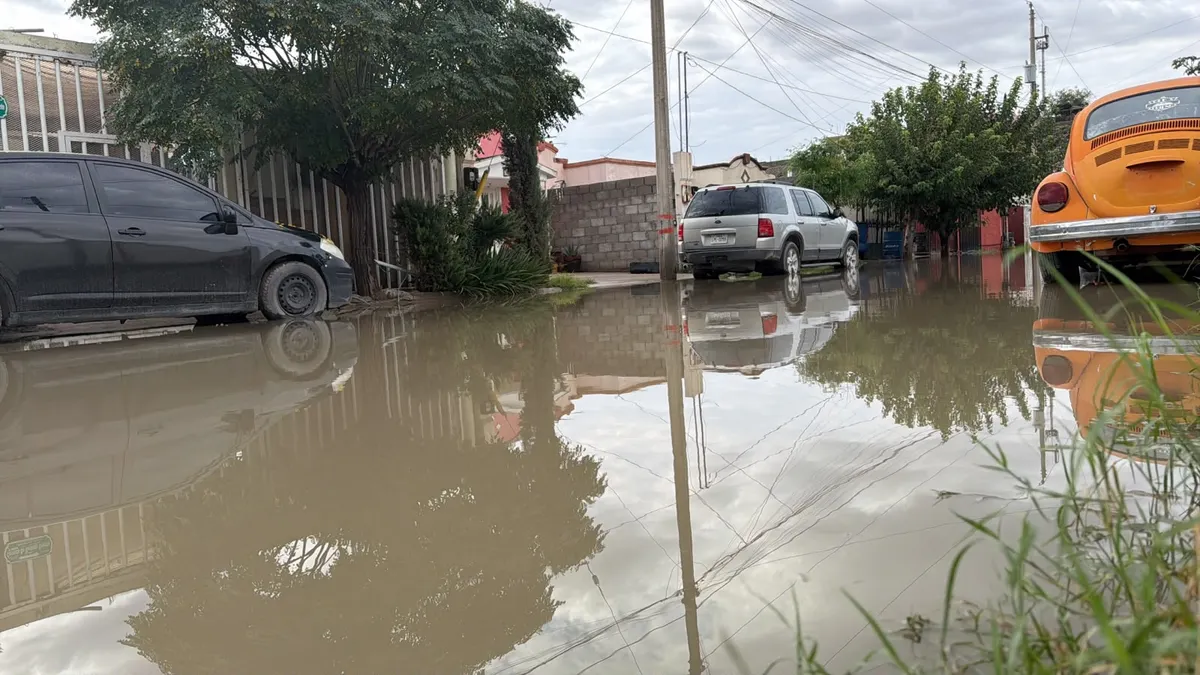 Atiende Protección Civil 17 servicios por inundaciones y autos varados tras lluvia