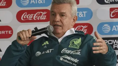 Estalla Javier Aguirre por cambio de horario de FIFA para el México vs Inglaterra