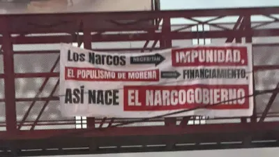 Retiran lona de espacio público por representar peligro para peatones