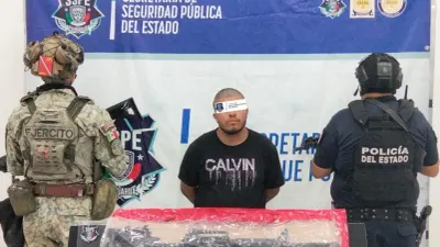Detienen a sujeto armado con fusil y cartuchos en carretera Juárez-Janos