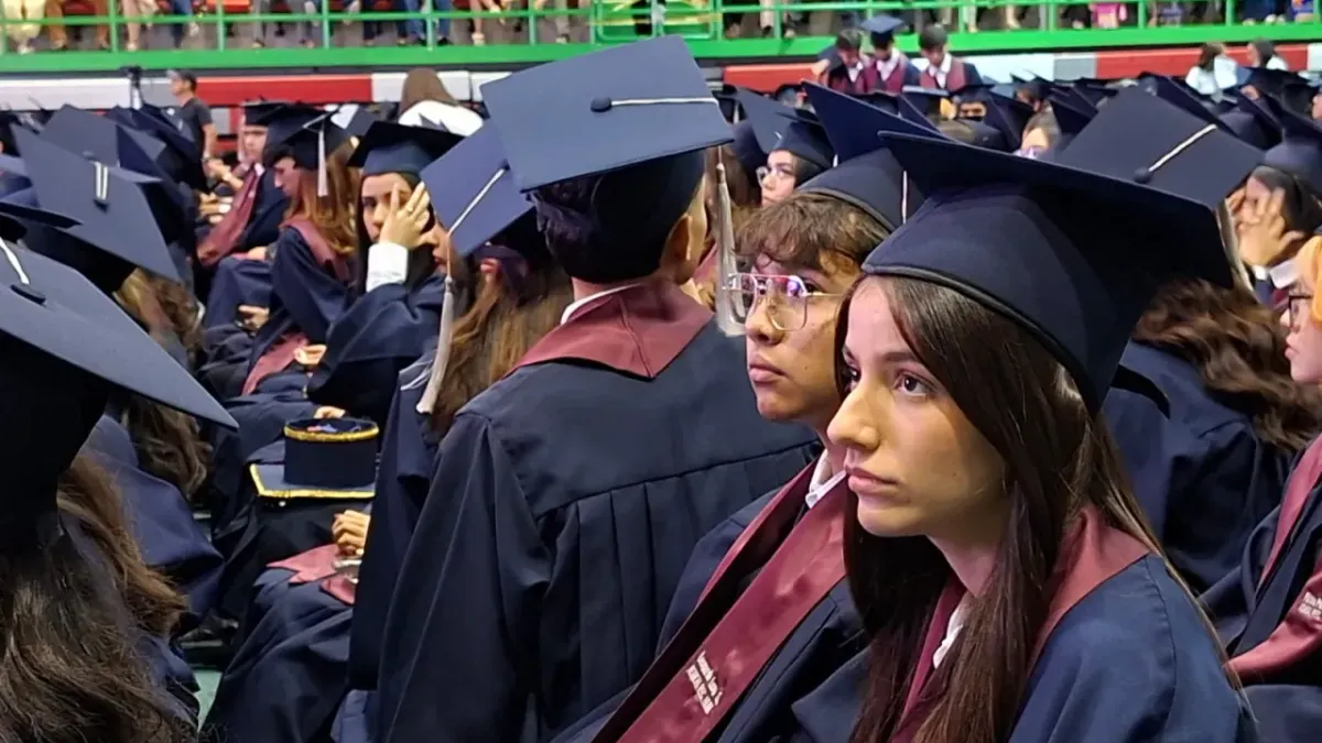 Se gradúan 820 estudiantes del CBTIS 114