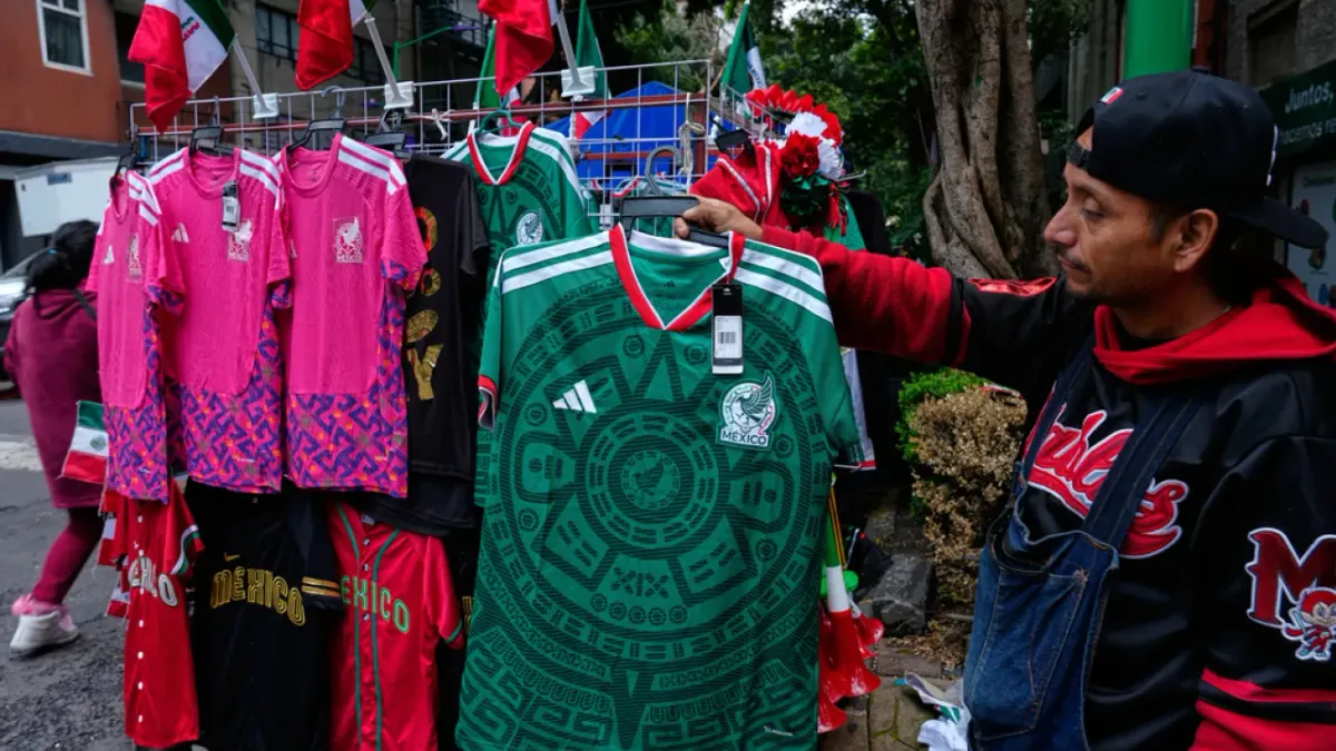 Inunda piratería sedes del Mundial 2026 en México ante altos precios