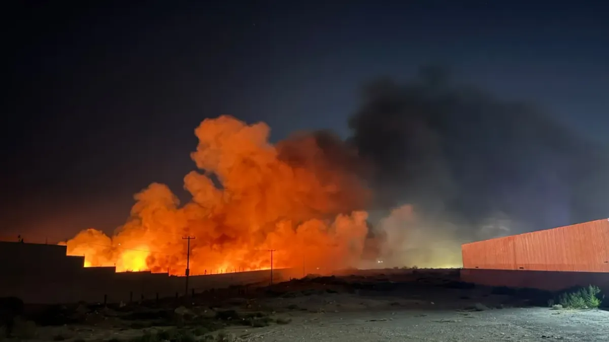Supera incendio en recicladora las 12 horas de actividad