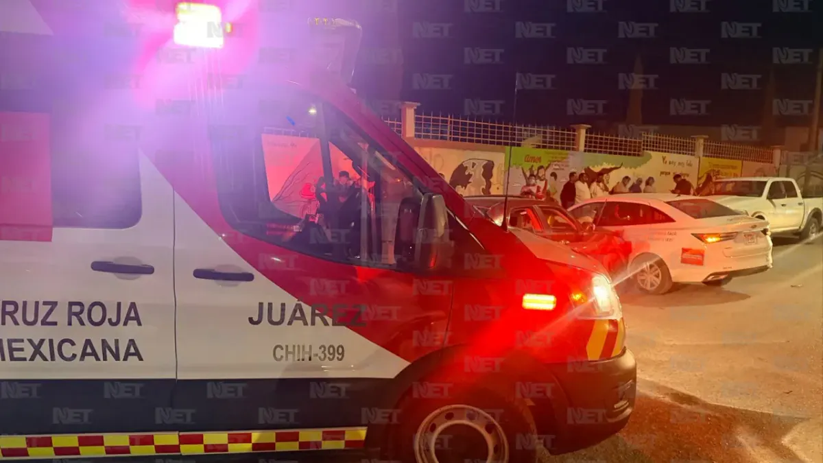 Se registra choque entre 3 vehículos en Praderas de Los Oasis
