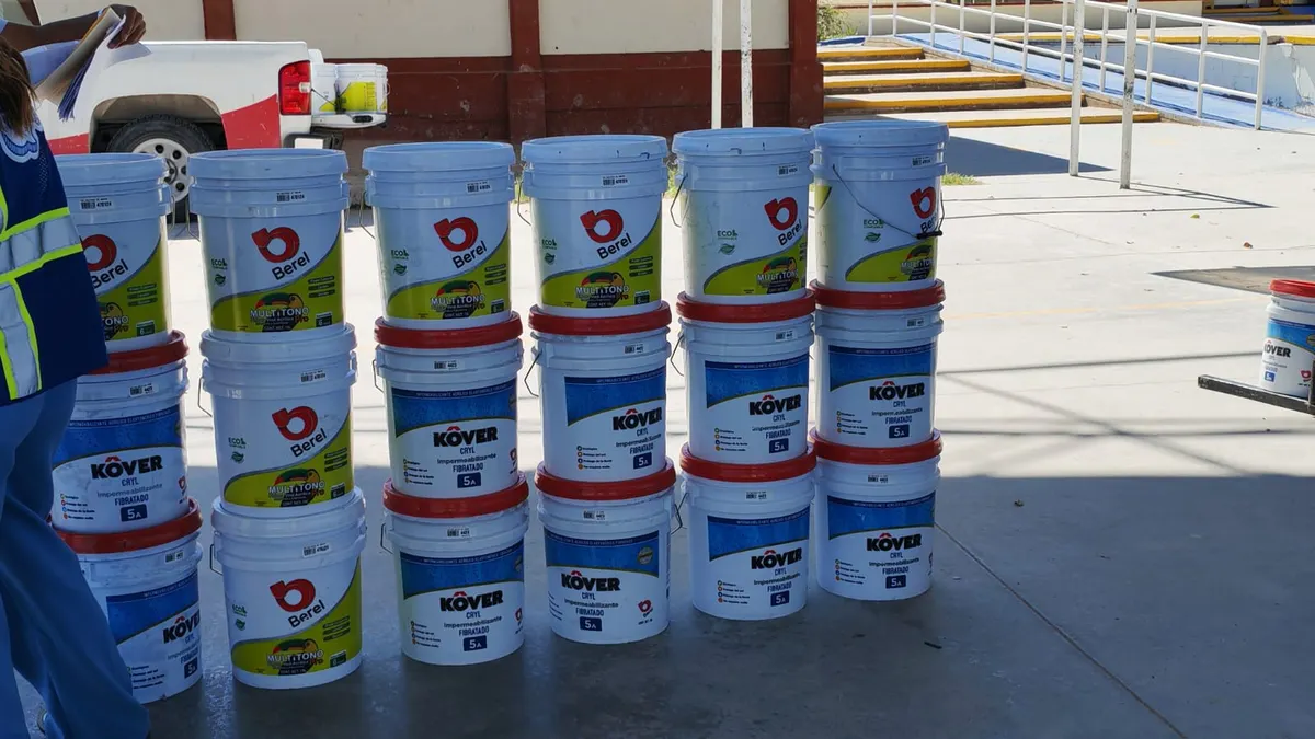 Atienden daños en 68 planteles de Juárez tras intensas lluvias