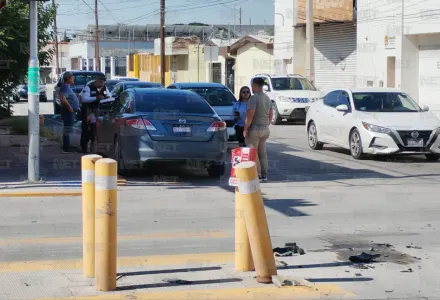 Conductor se pasa semáforo en rojo y provoca choque en la 16 de Septiembre
