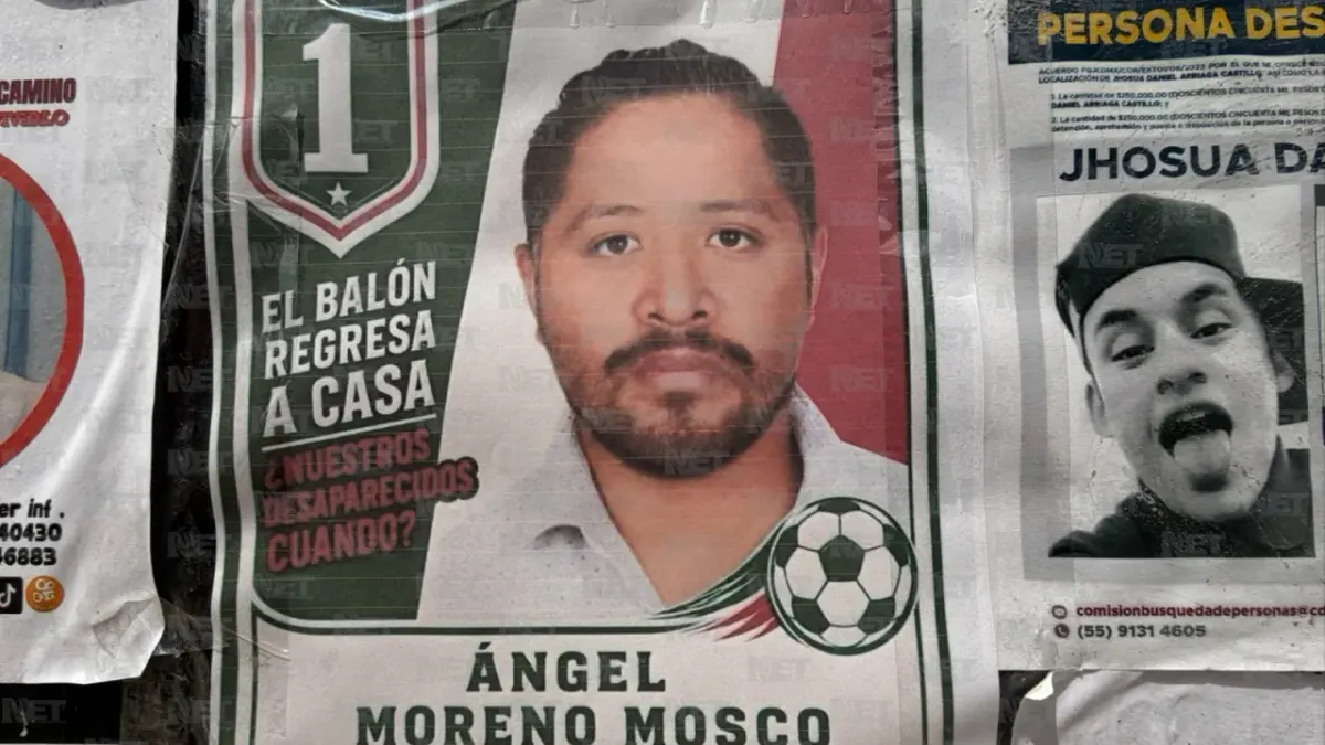 Colocan colectivos fichas de desaparecidos en el Ángel de la Independencia