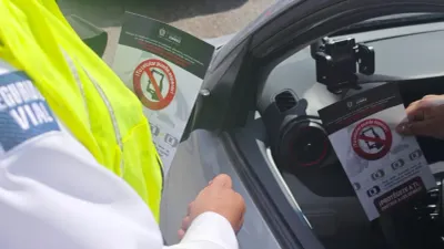 Alerta Seguridad Vial a conductores sobre riesgos de usar el teléfono al conducir
