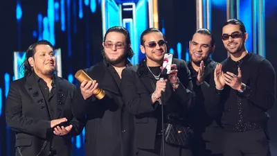Fuerza Regida y Bad Bunny arrasan en los Premios Billboard de la Música Latina
