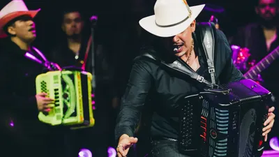 Polémica en Chiapas: Panter Bélico canta narcocorridos durante festejo patrio