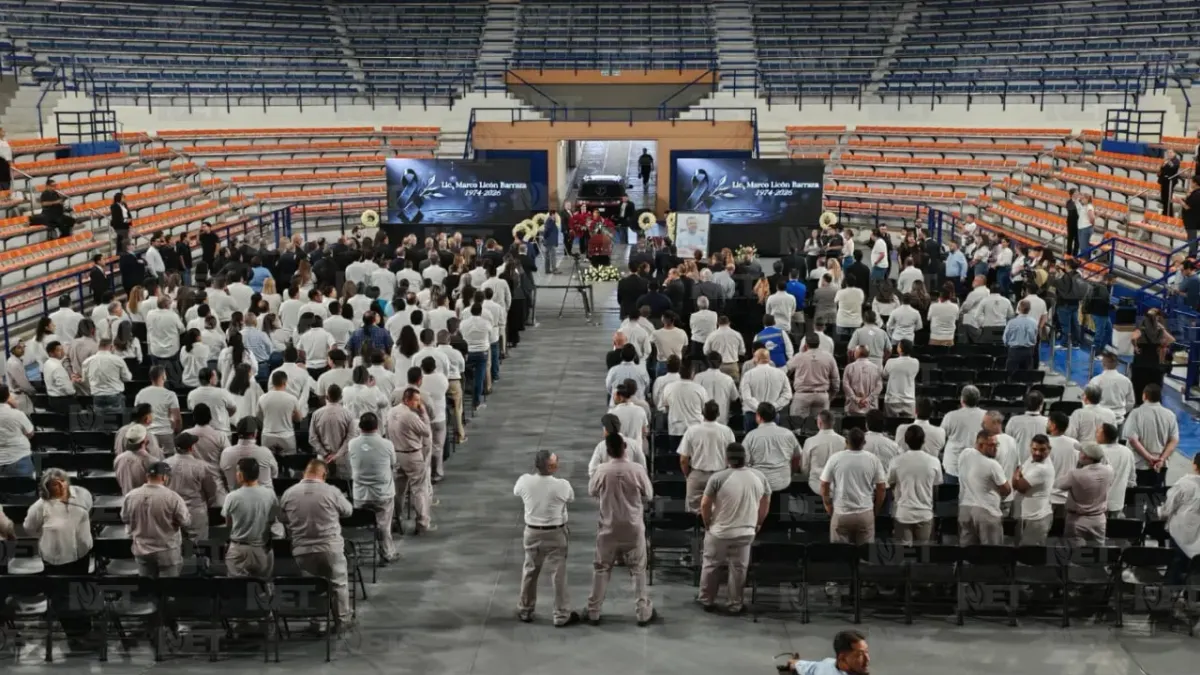 Realizan guardias de honor y homenaje póstumo a Marco Licón